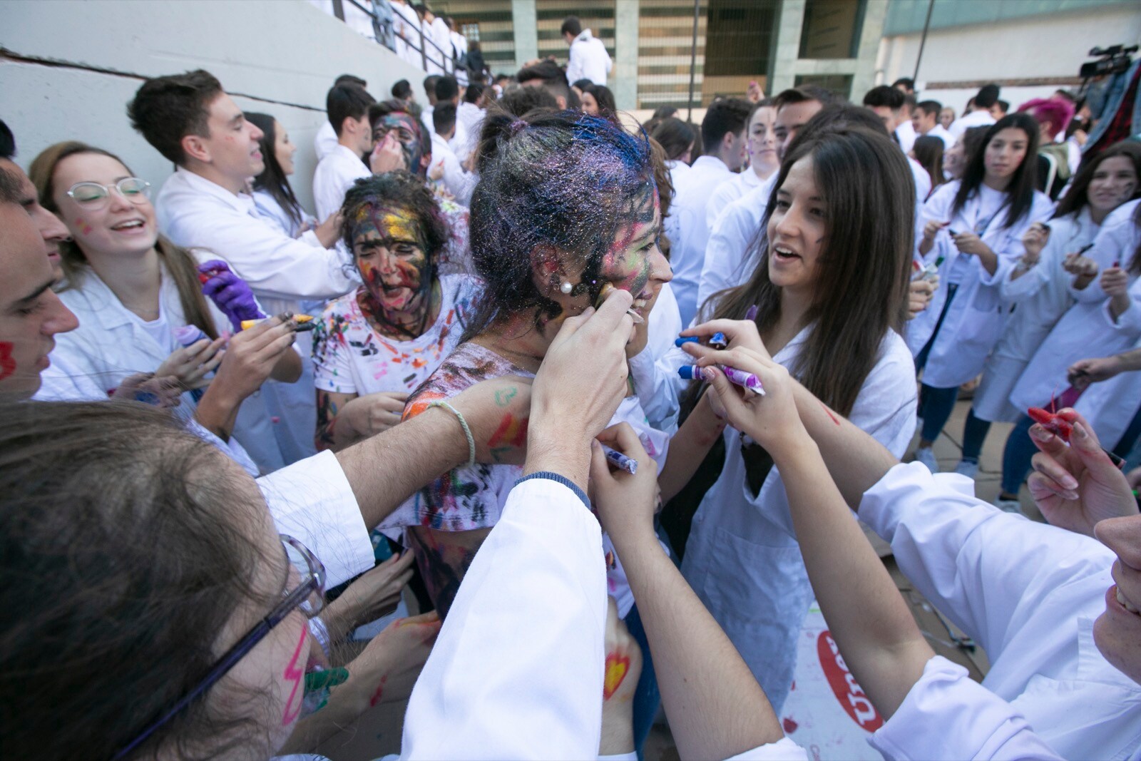 Los estudiantes de Medicina celebran de esta manera uno de sus días grandes