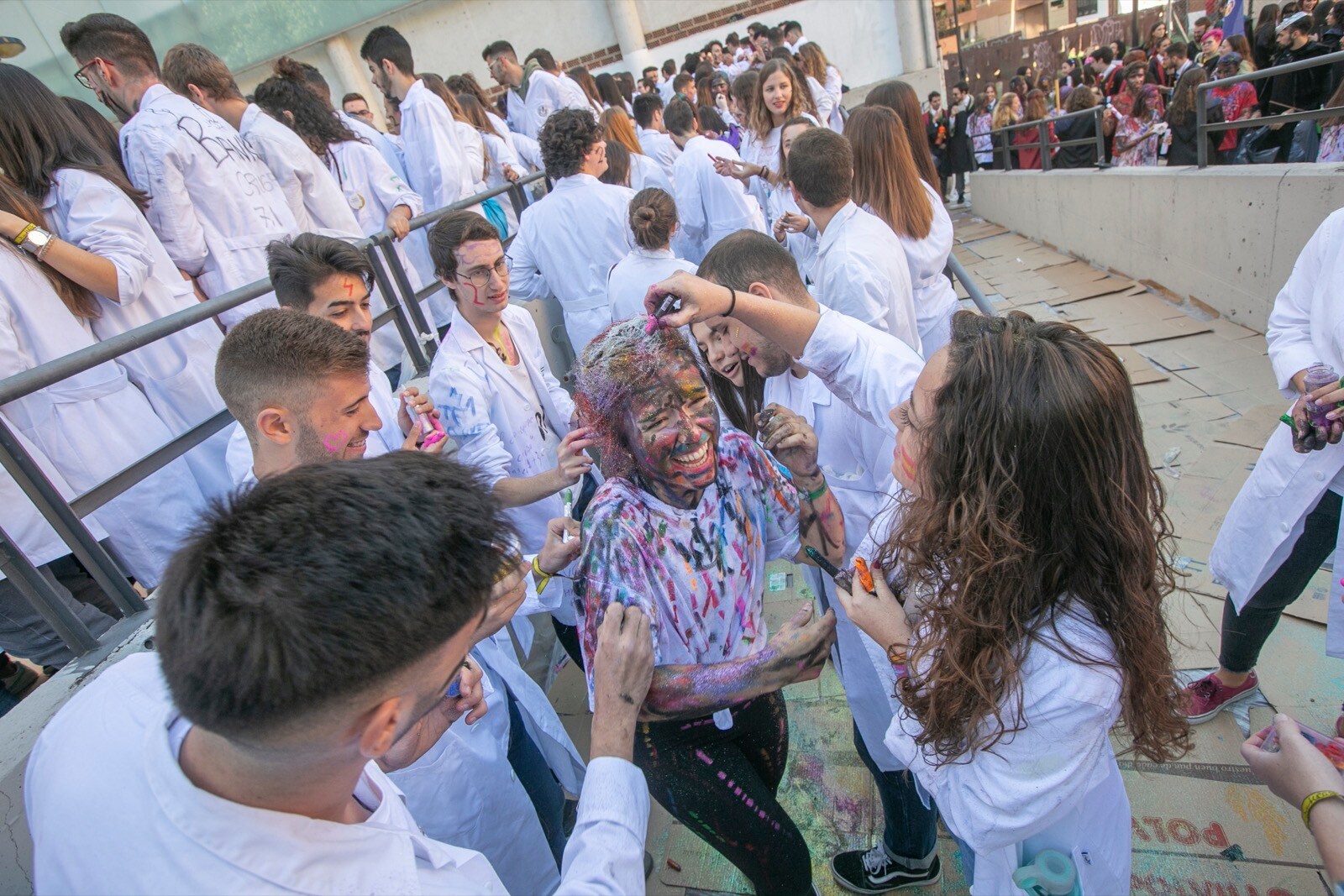 Los estudiantes de Medicina celebran de esta manera uno de sus días grandes