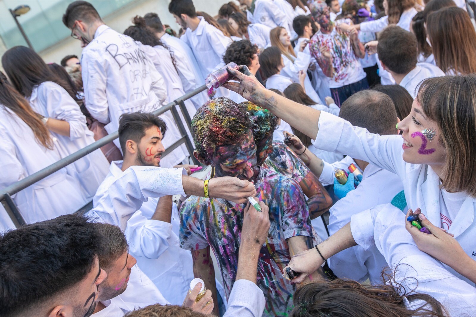 Los estudiantes de Medicina celebran de esta manera uno de sus días grandes