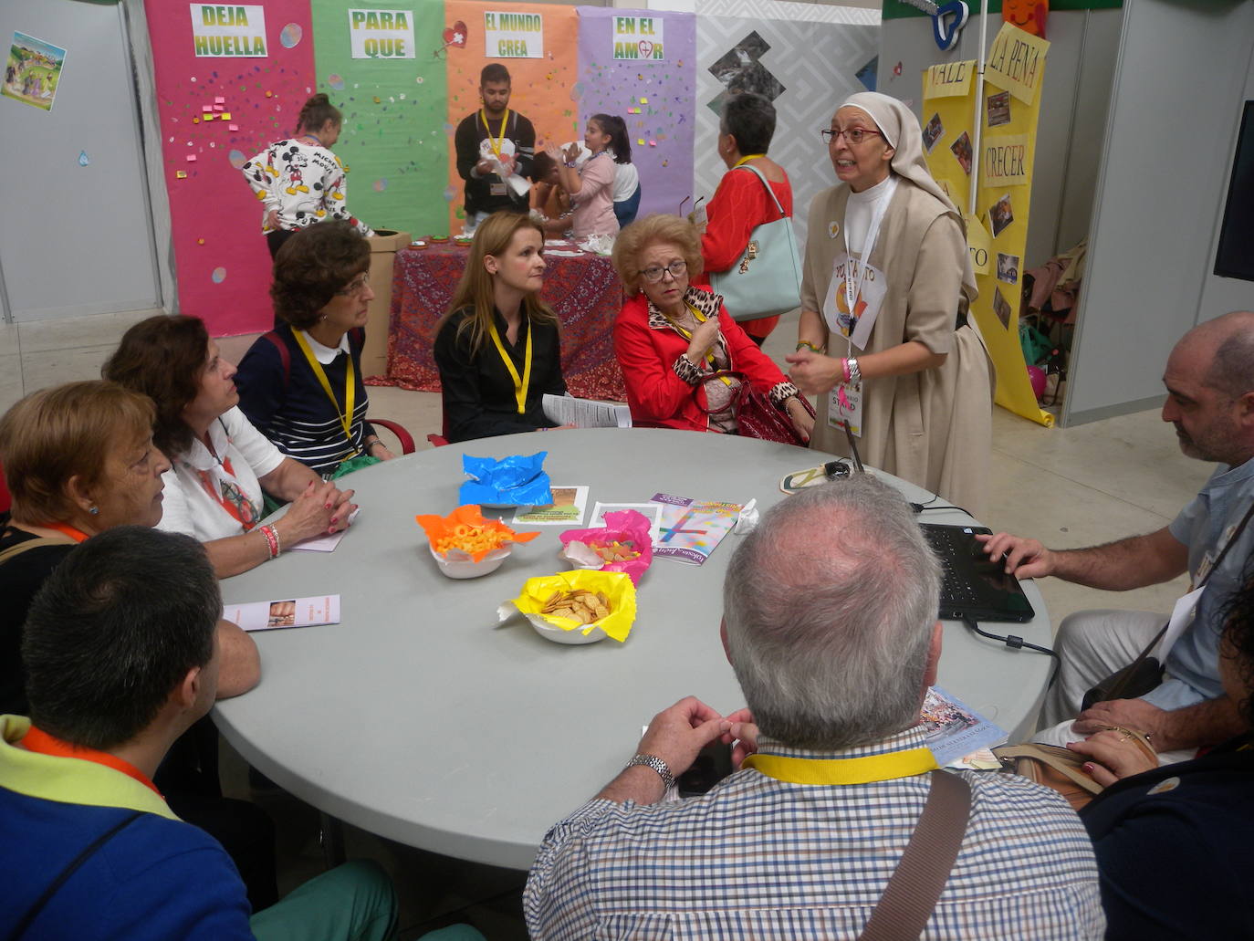 Más de 10.000 personas, según la organización, han pasado a lo largo de la jornada de hoy por la Institución Ferial (Ifeja), donde se ha celebrado la Feria de la Fe.