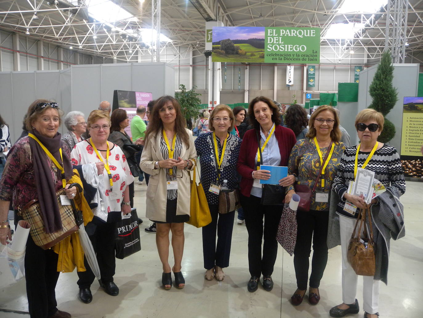 Más de 10.000 personas, según la organización, han pasado a lo largo de la jornada de hoy por la Institución Ferial (Ifeja), donde se ha celebrado la Feria de la Fe.