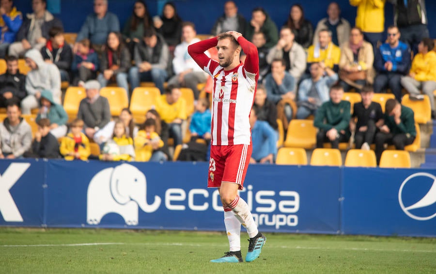 El empate en Alcorcón se lamenta, pero permite ser segundo. 