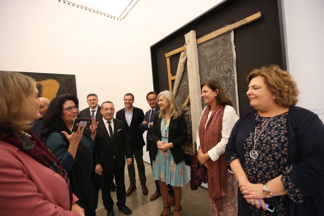 Se puede disfrutar de 72 obras de artistas universales como Picasso, Chillida, Juan Gris o Tapies y estará disponible hasta el 26 de enero