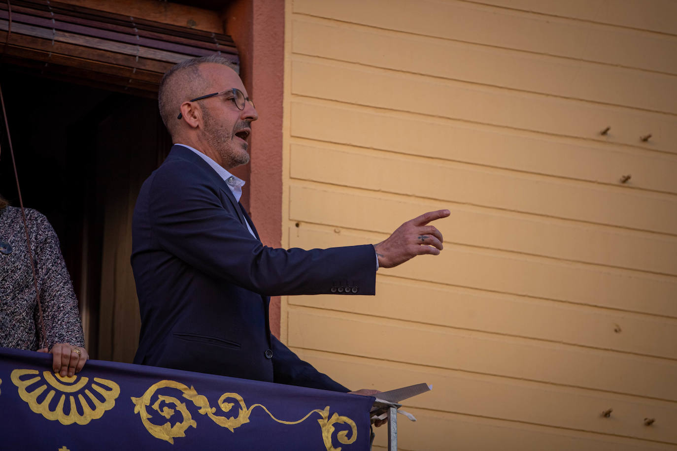 El paso del Huerto, por las calles de Granada
