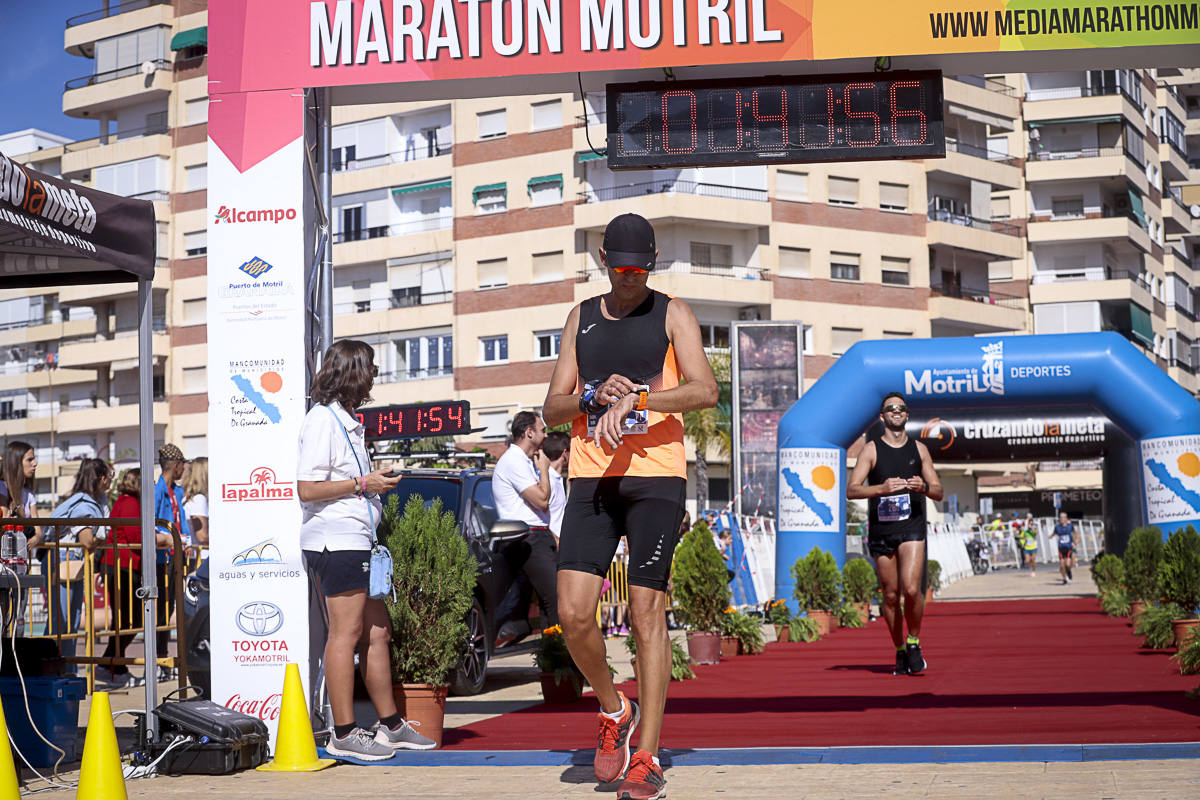 Los marroquís Abdelhadi El Mouaziz y Nazha Machouh reinan en Motril