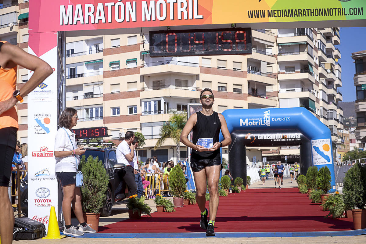 Los marroquís Abdelhadi El Mouaziz y Nazha Machouh reinan en Motril