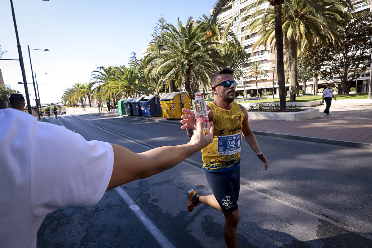 Los marroquís Abdelhadi El Mouaziz y Nazha Machouh reinan en Motril