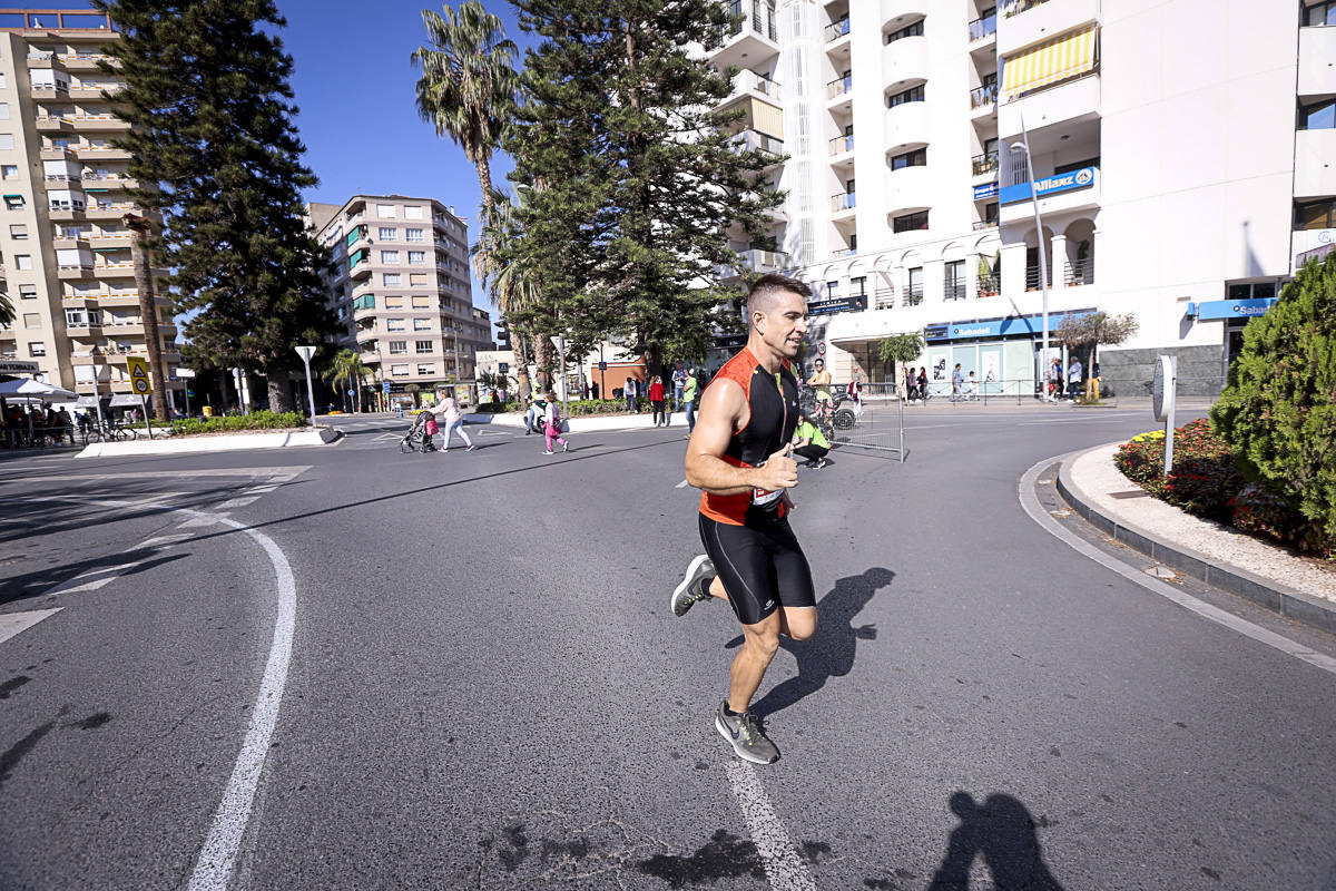 Los marroquís Abdelhadi El Mouaziz y Nazha Machouh reinan en Motril