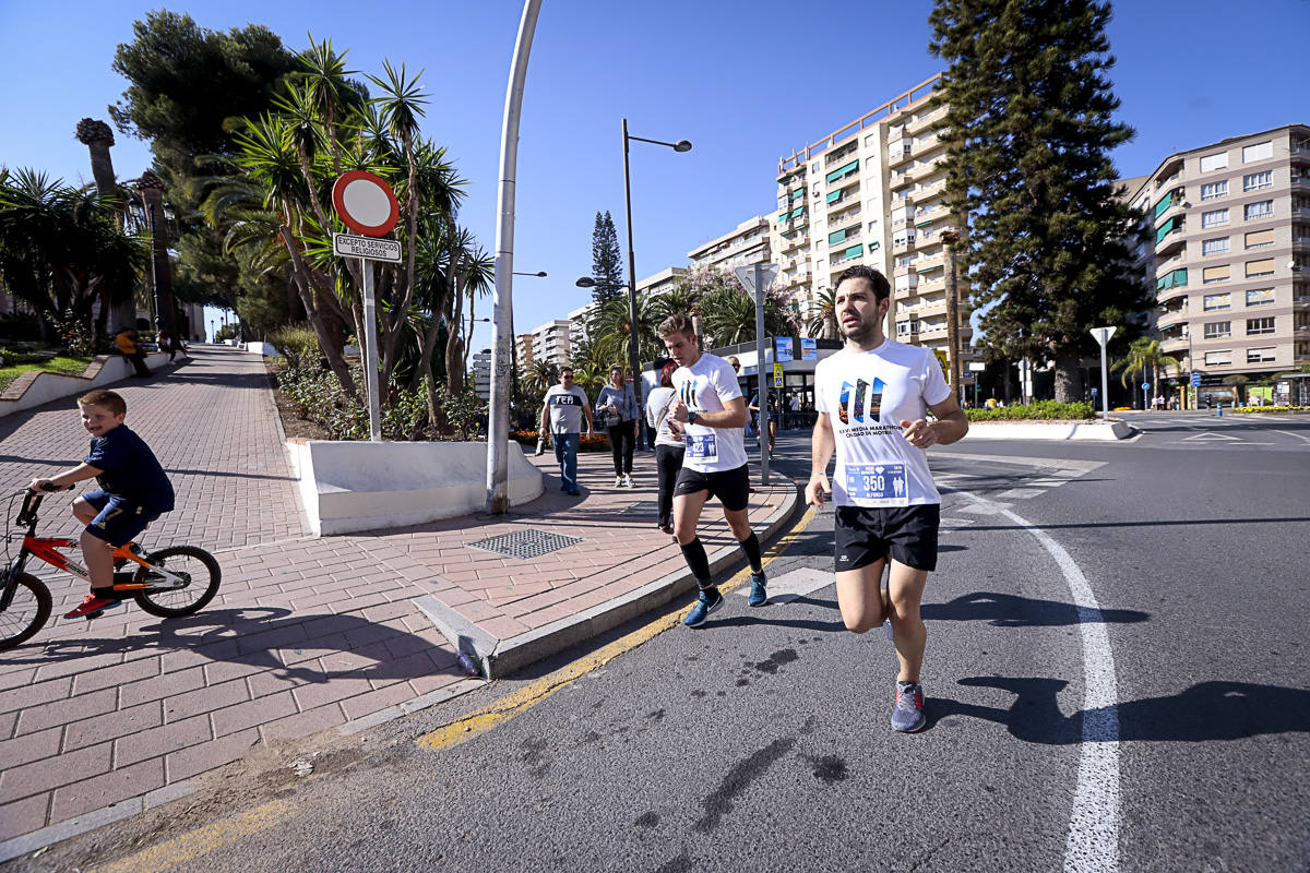 Los marroquís Abdelhadi El Mouaziz y Nazha Machouh reinan en Motril