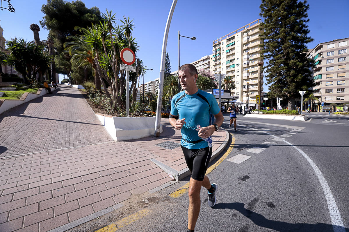 Los marroquís Abdelhadi El Mouaziz y Nazha Machouh reinan en Motril