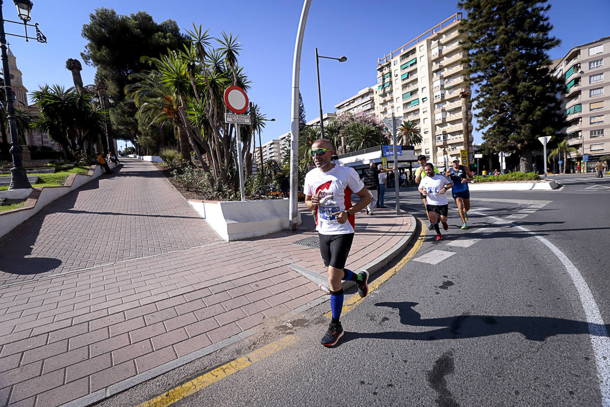 Los marroquís Abdelhadi El Mouaziz y Nazha Machouh reinan en Motril