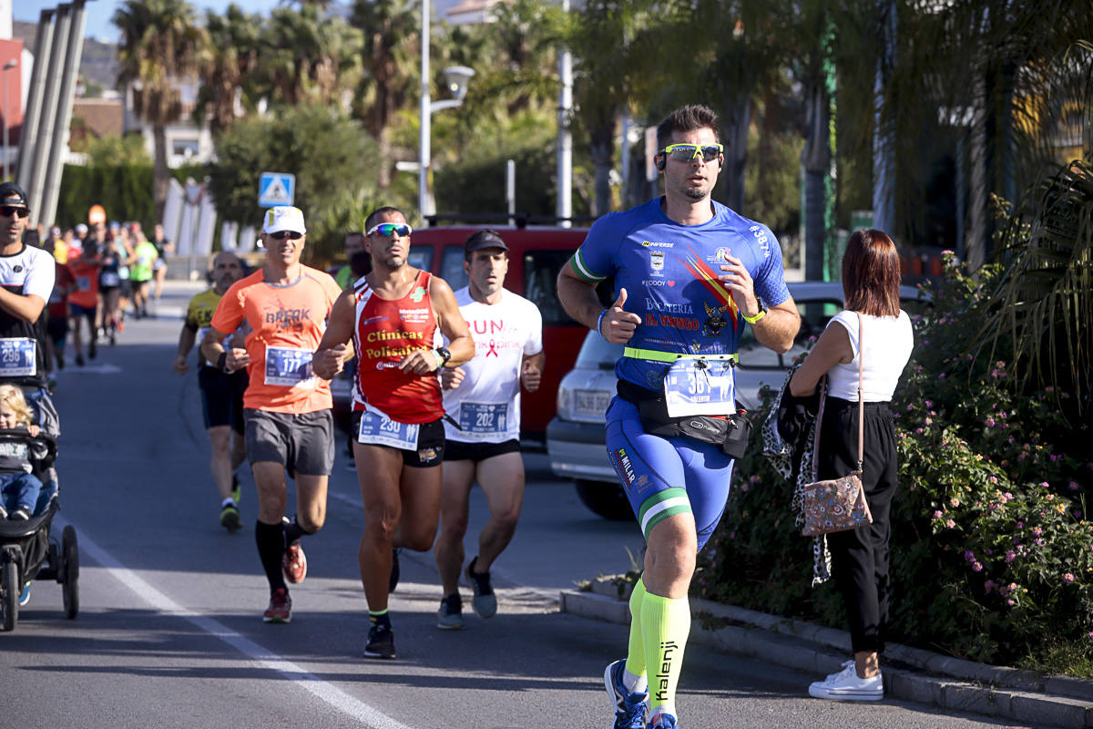 Los marroquís Abdelhadi El Mouaziz y Nazha Machouh reinan en Motril