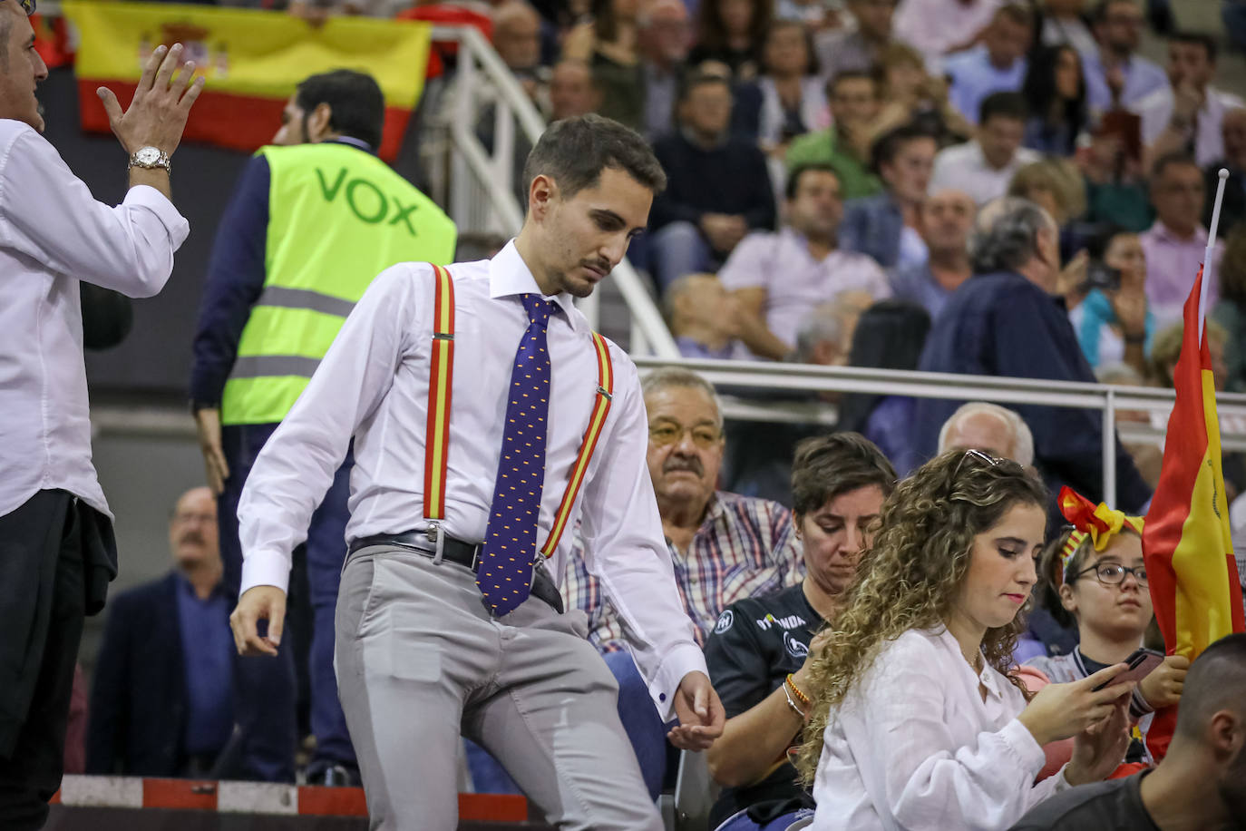 Abascal presenta a su partido como única alternativa para echar a Sánchez de la Moncloa