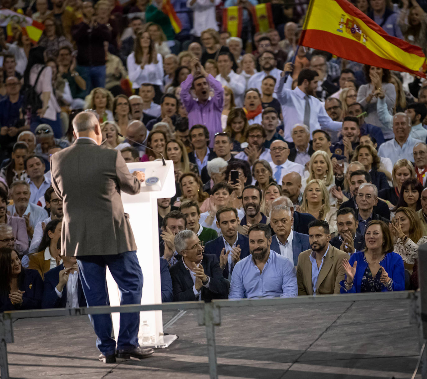 Abascal presenta a su partido como única alternativa para echar a Sánchez de la Moncloa