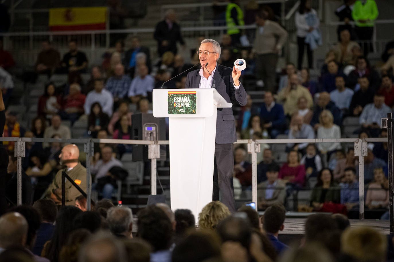 Abascal presenta a su partido como única alternativa para echar a Sánchez de la Moncloa