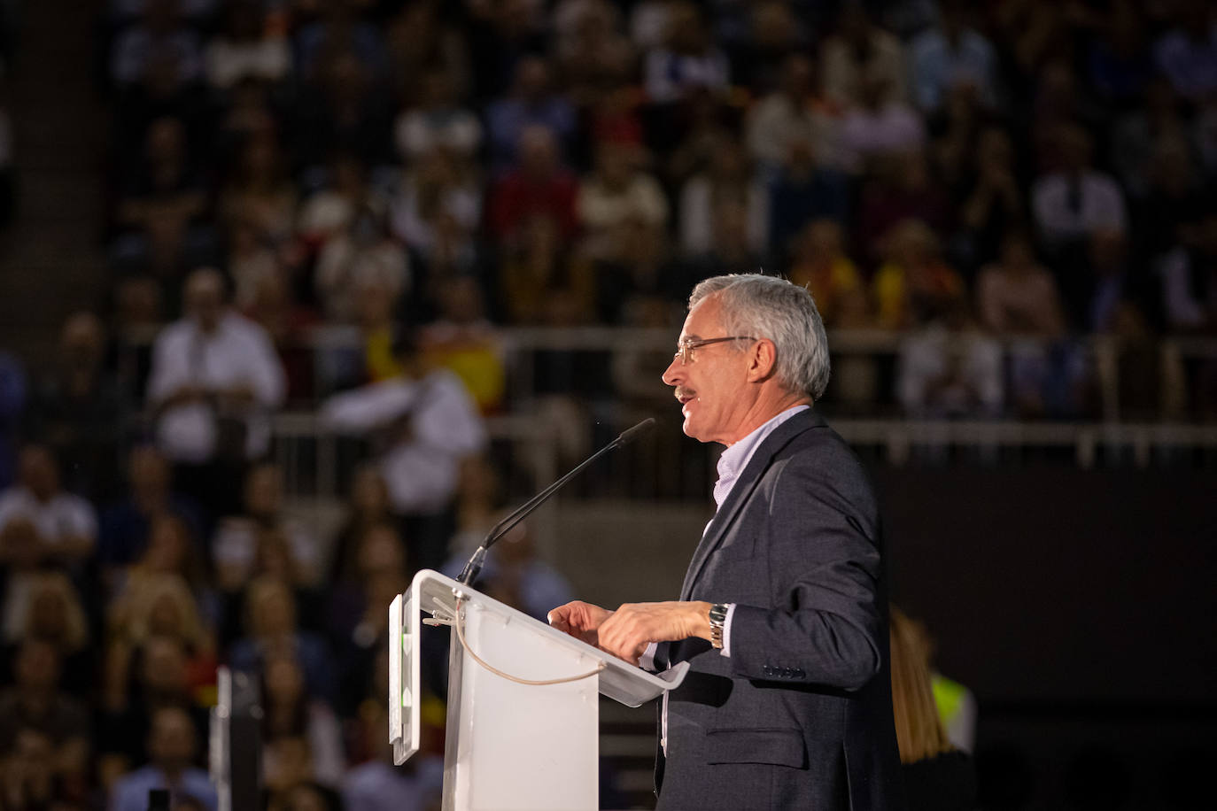 Abascal presenta a su partido como única alternativa para echar a Sánchez de la Moncloa