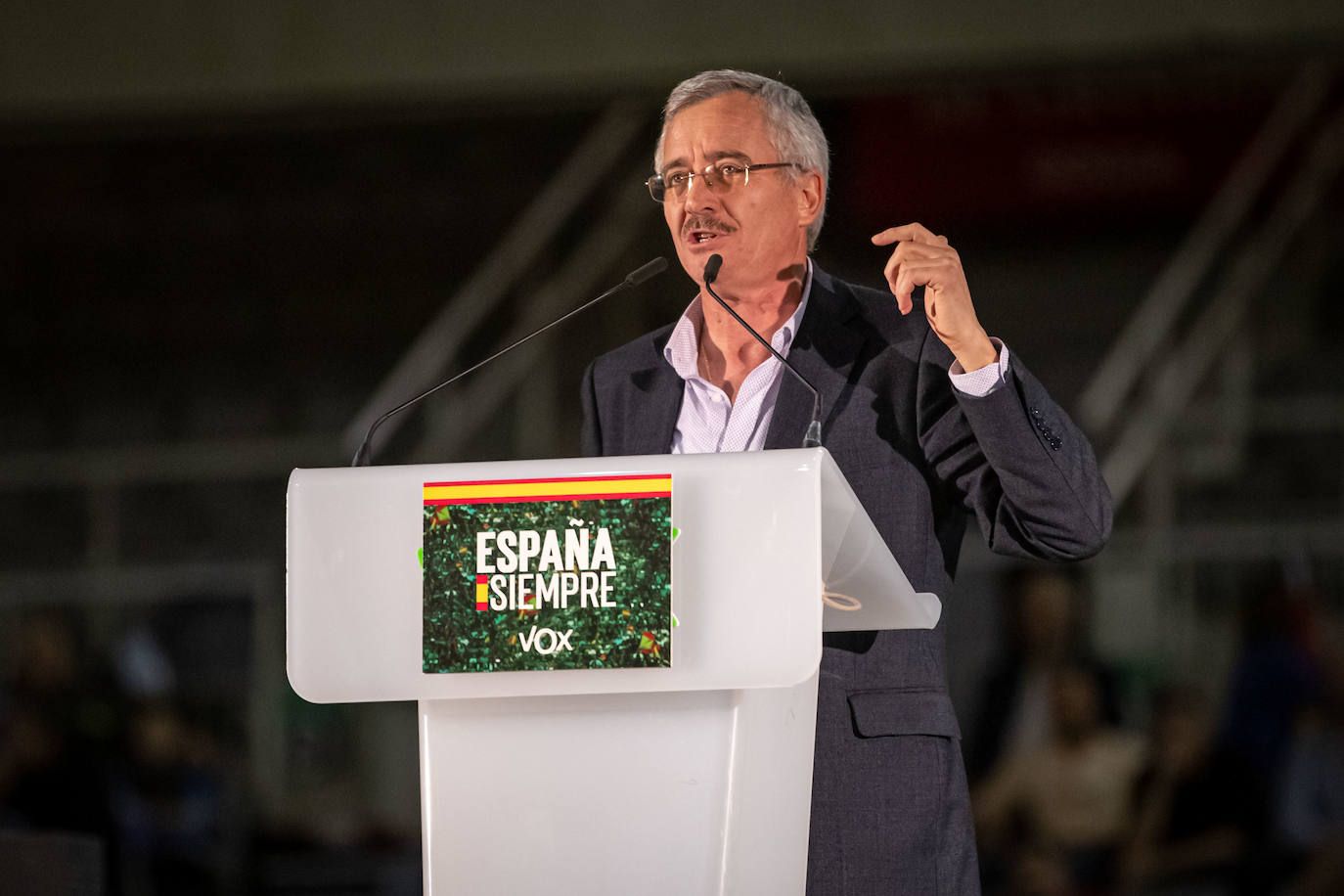 Abascal presenta a su partido como única alternativa para echar a Sánchez de la Moncloa