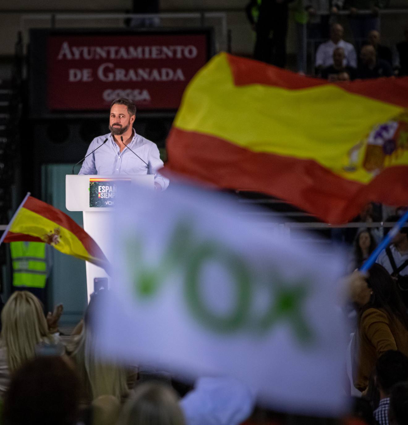 Abascal presenta a su partido como única alternativa para echar a Sánchez de la Moncloa