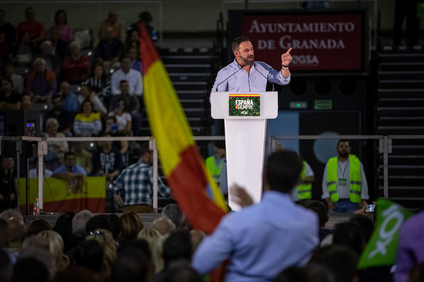 Abascal presenta a su partido como única alternativa para echar a Sánchez de la Moncloa