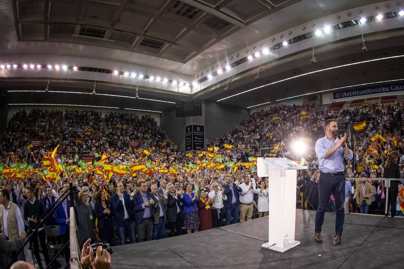 Abascal presenta a su partido como única alternativa para echar a Sánchez de la Moncloa
