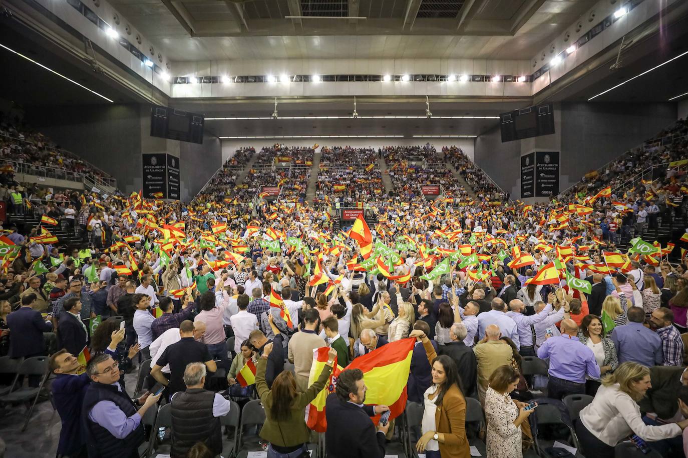 Abascal presenta a su partido como única alternativa para echar a Sánchez de la Moncloa