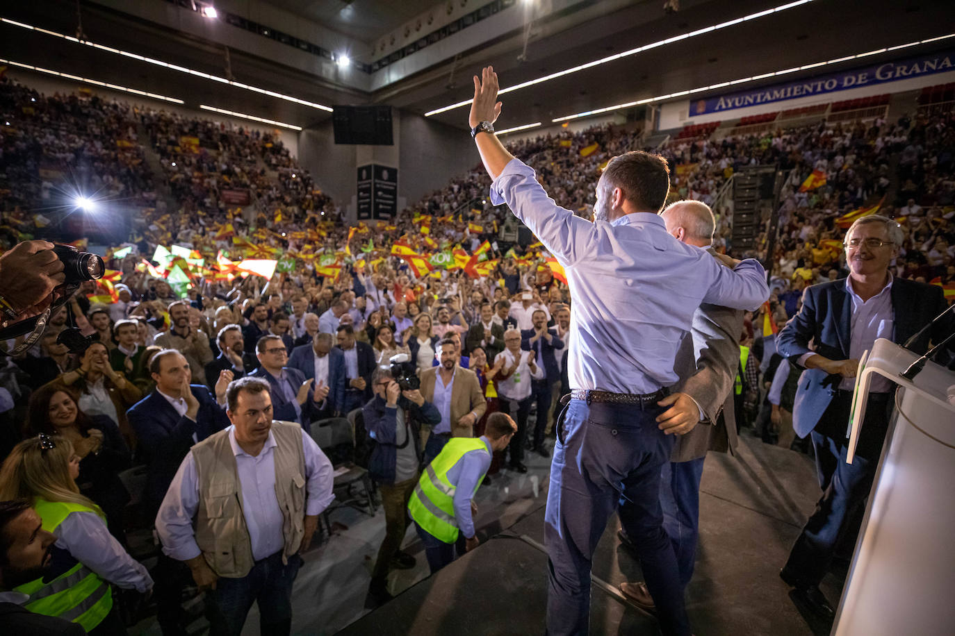 Abascal presenta a su partido como única alternativa para echar a Sánchez de la Moncloa