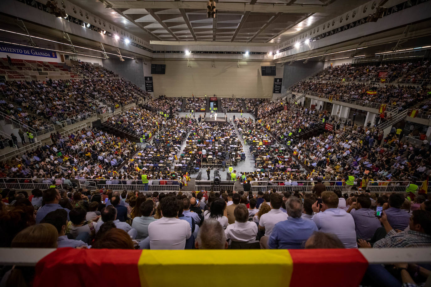 Abascal presenta a su partido como única alternativa para echar a Sánchez de la Moncloa