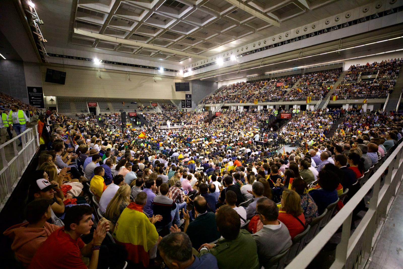 Abascal presenta a su partido como única alternativa para echar a Sánchez de la Moncloa