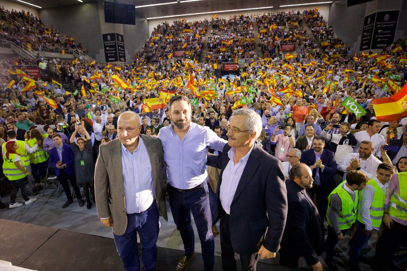 Abascal presenta a su partido como única alternativa para echar a Sánchez de la Moncloa
