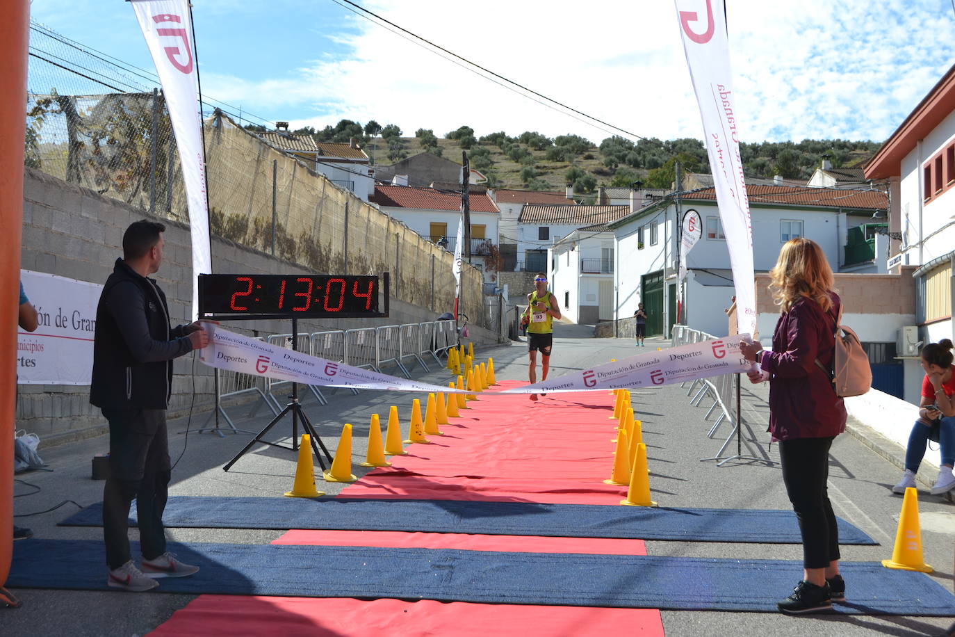 Cerca de 150 deportistas, entre participantes del trail, minitrail y senderistas, celebran en esta prueba que tuvo lugar en una agradable mañana de domingo 