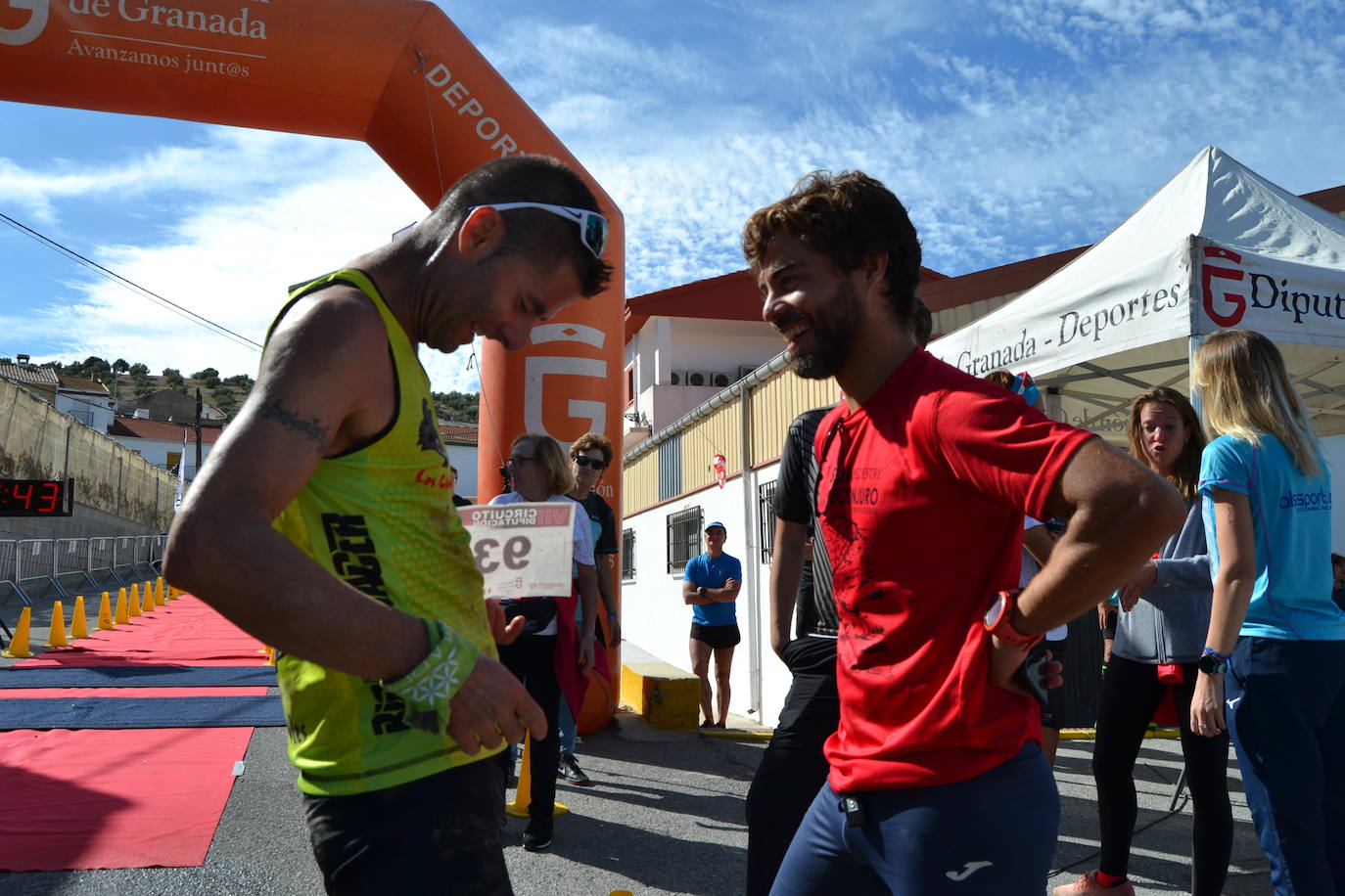 Cerca de 150 deportistas, entre participantes del trail, minitrail y senderistas, celebran en esta prueba que tuvo lugar en una agradable mañana de domingo 