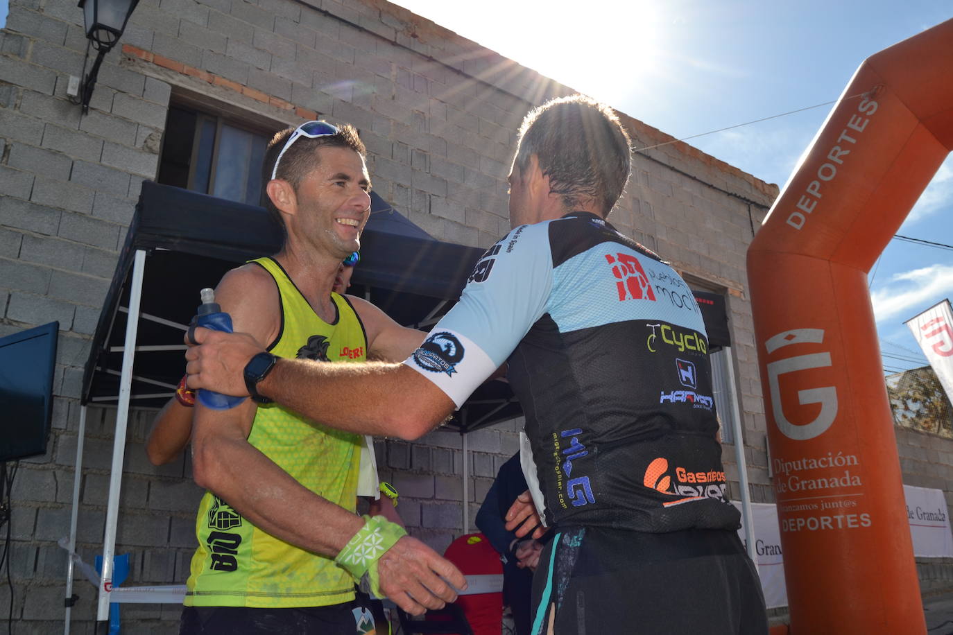 Cerca de 150 deportistas, entre participantes del trail, minitrail y senderistas, celebran en esta prueba que tuvo lugar en una agradable mañana de domingo 