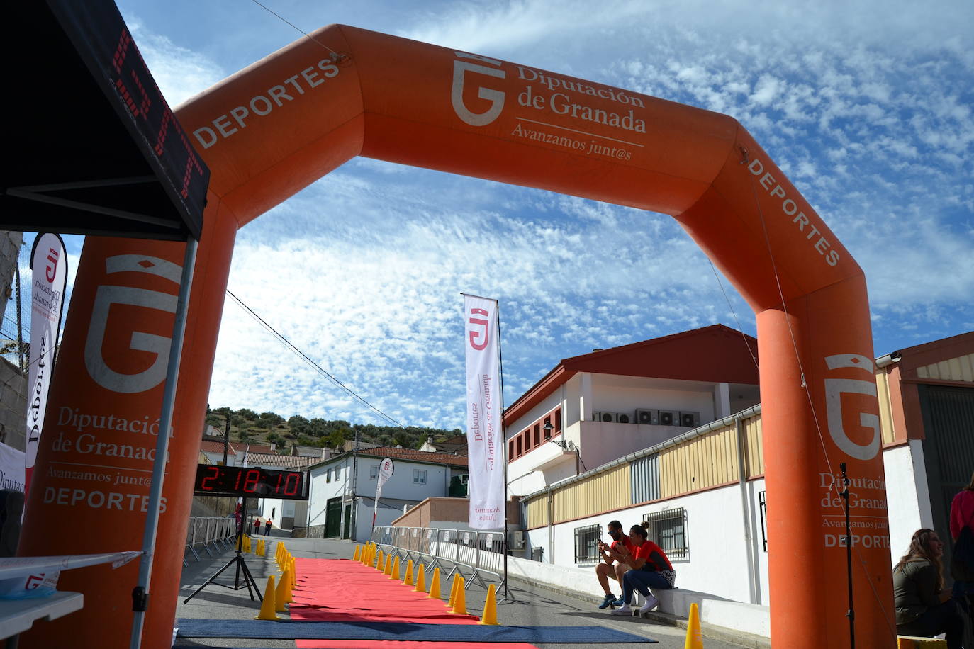 Cerca de 150 deportistas, entre participantes del trail, minitrail y senderistas, celebran en esta prueba que tuvo lugar en una agradable mañana de domingo 