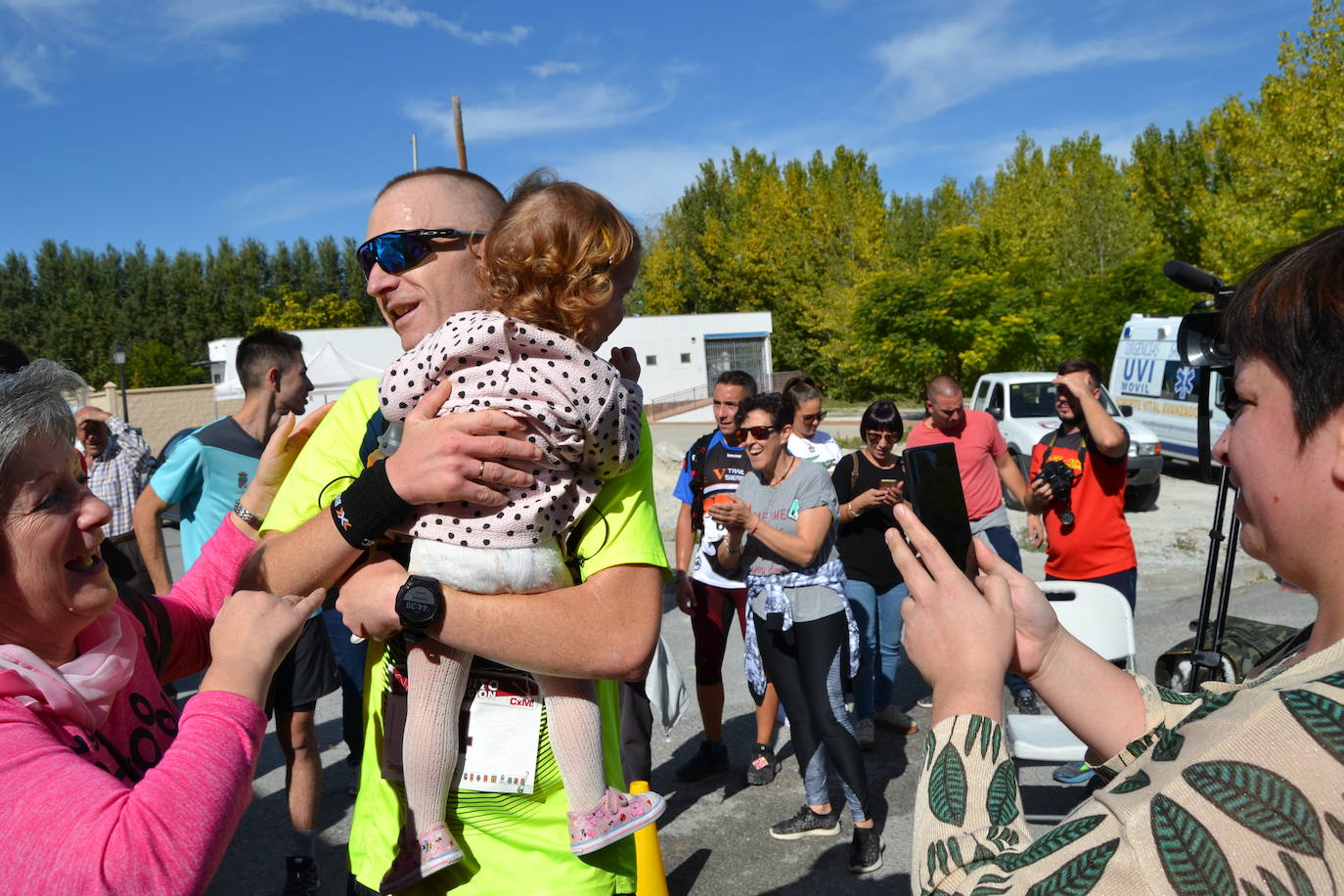 Cerca de 150 deportistas, entre participantes del trail, minitrail y senderistas, celebran en esta prueba que tuvo lugar en una agradable mañana de domingo 