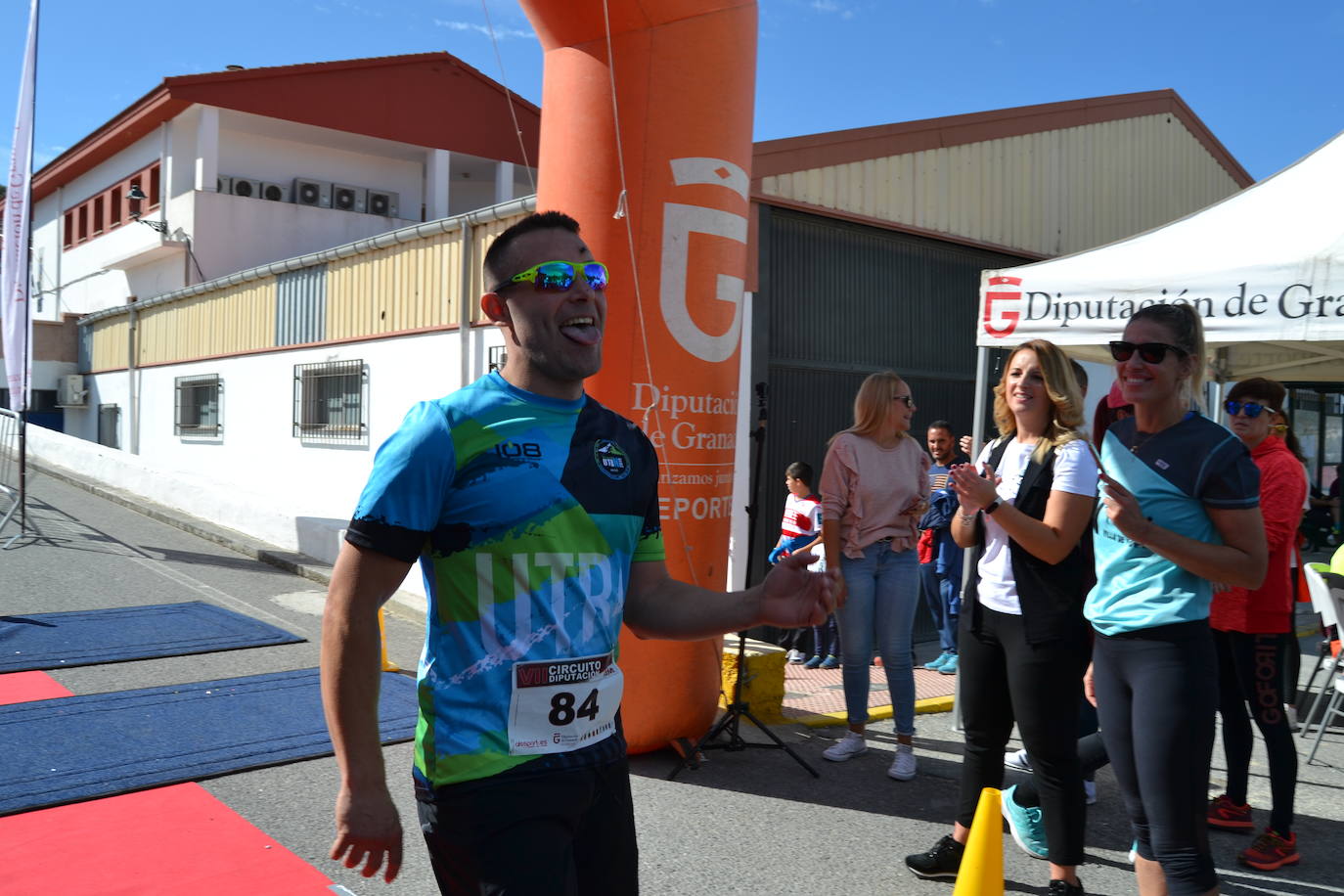 Cerca de 150 deportistas, entre participantes del trail, minitrail y senderistas, celebran en esta prueba que tuvo lugar en una agradable mañana de domingo 