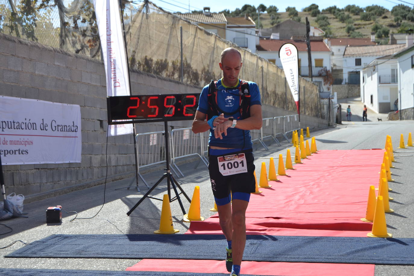 Cerca de 150 deportistas, entre participantes del trail, minitrail y senderistas, celebran en esta prueba que tuvo lugar en una agradable mañana de domingo 