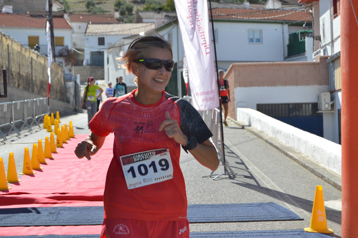 Cerca de 150 deportistas, entre participantes del trail, minitrail y senderistas, celebran en esta prueba que tuvo lugar en una agradable mañana de domingo 