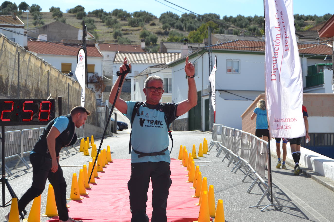 Cerca de 150 deportistas, entre participantes del trail, minitrail y senderistas, celebran en esta prueba que tuvo lugar en una agradable mañana de domingo 