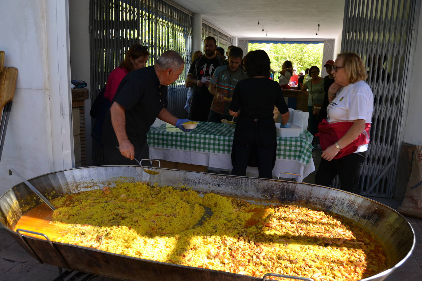 Cerca de 150 deportistas, entre participantes del trail, minitrail y senderistas, celebran en esta prueba que tuvo lugar en una agradable mañana de domingo 