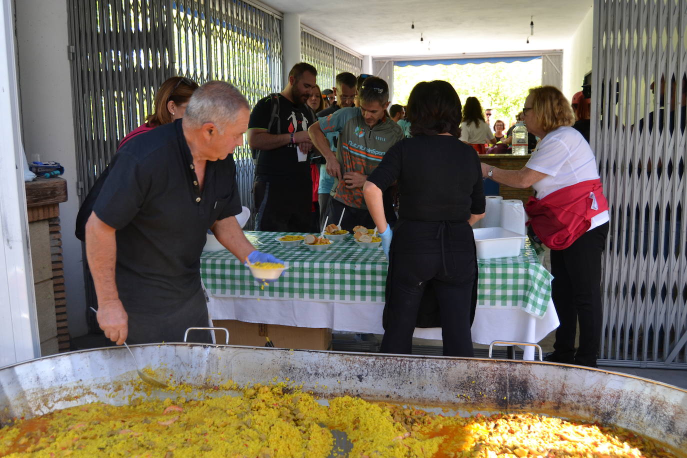 Cerca de 150 deportistas, entre participantes del trail, minitrail y senderistas, celebran en esta prueba que tuvo lugar en una agradable mañana de domingo 