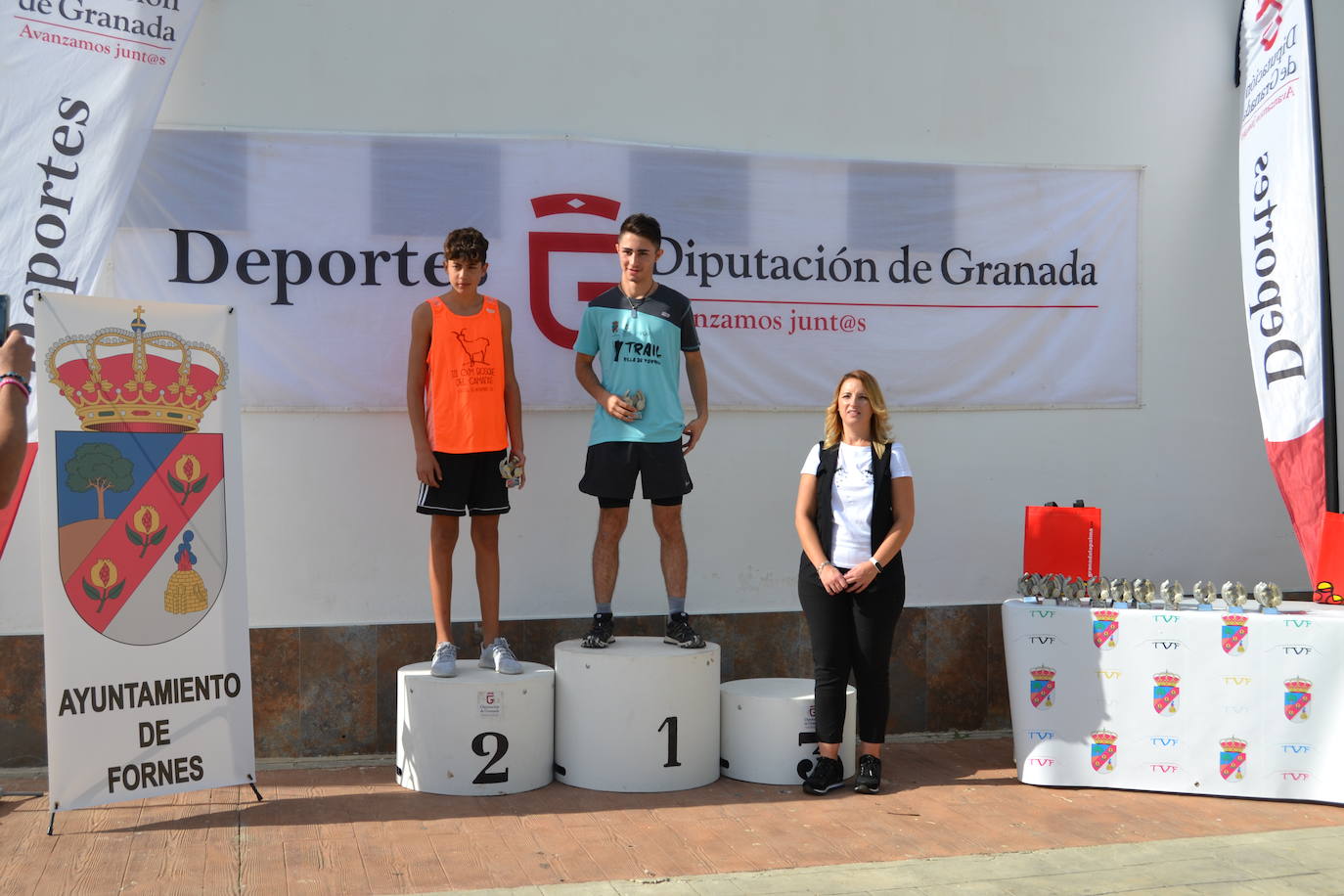 Cerca de 150 deportistas, entre participantes del trail, minitrail y senderistas, celebran en esta prueba que tuvo lugar en una agradable mañana de domingo 