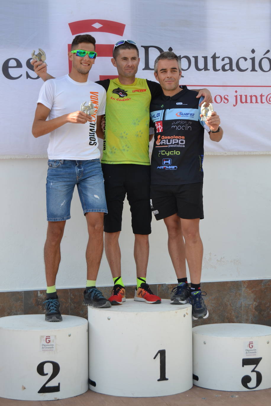 Cerca de 150 deportistas, entre participantes del trail, minitrail y senderistas, celebran en esta prueba que tuvo lugar en una agradable mañana de domingo 