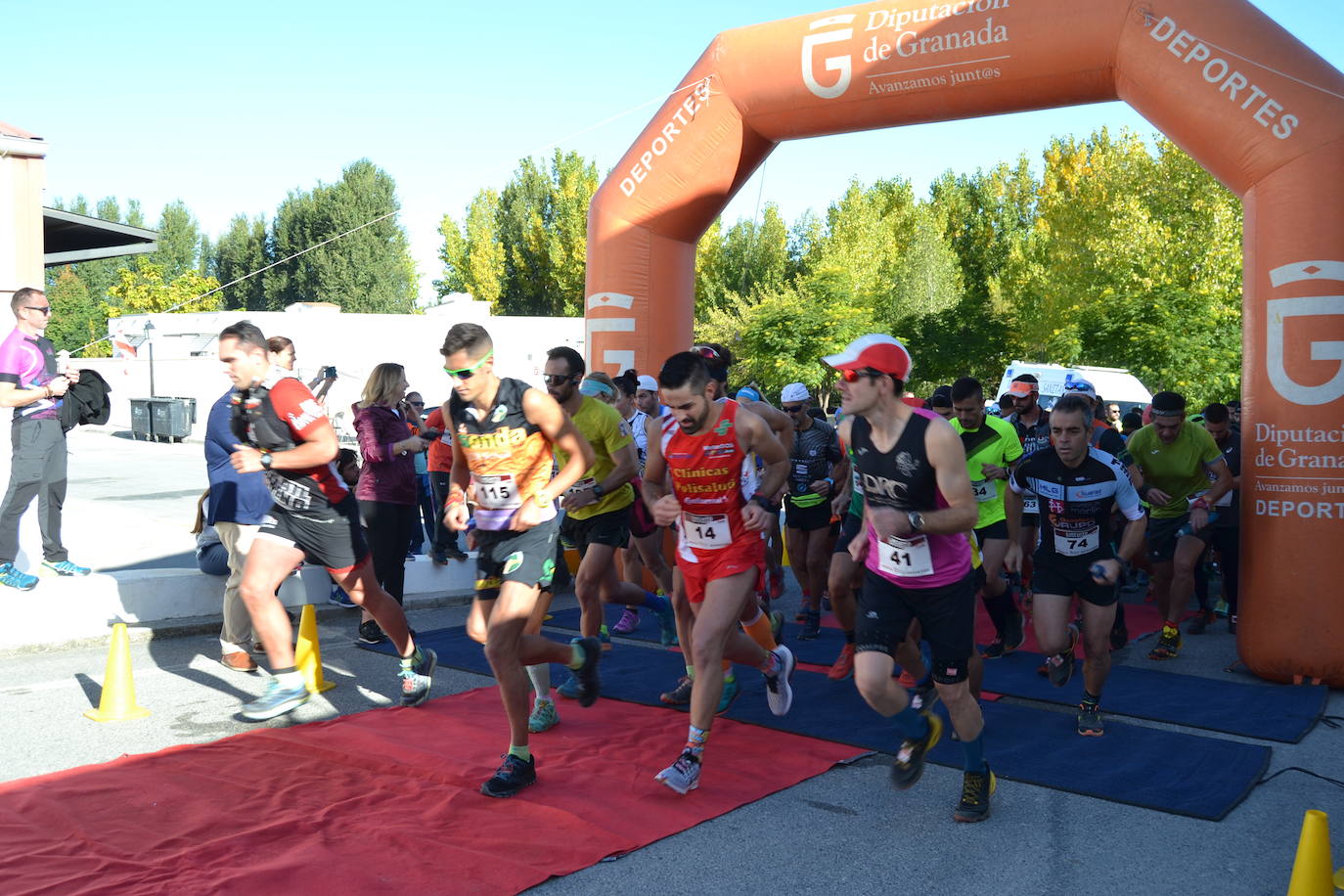 Cerca de 150 deportistas, entre participantes del trail, minitrail y senderistas, celebran en esta prueba que tuvo lugar en una agradable mañana de domingo 