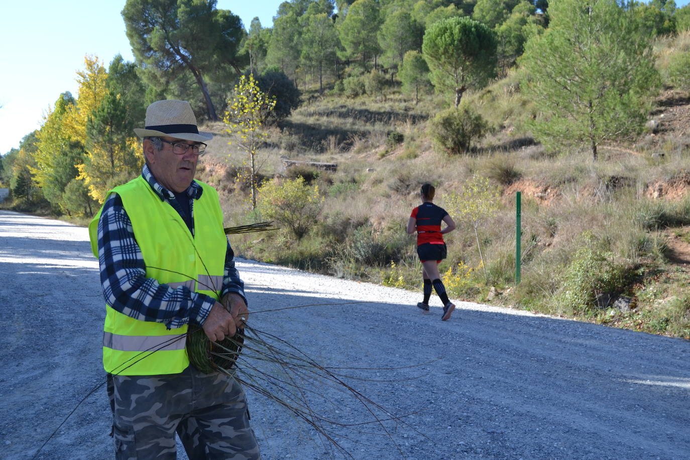 Cerca de 150 deportistas, entre participantes del trail, minitrail y senderistas, celebran en esta prueba que tuvo lugar en una agradable mañana de domingo 