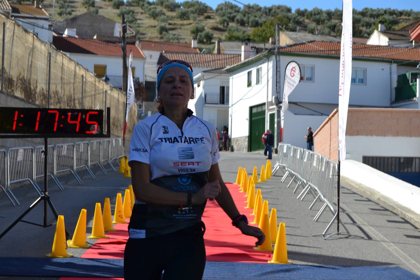 Cerca de 150 deportistas, entre participantes del trail, minitrail y senderistas, celebran en esta prueba que tuvo lugar en una agradable mañana de domingo 