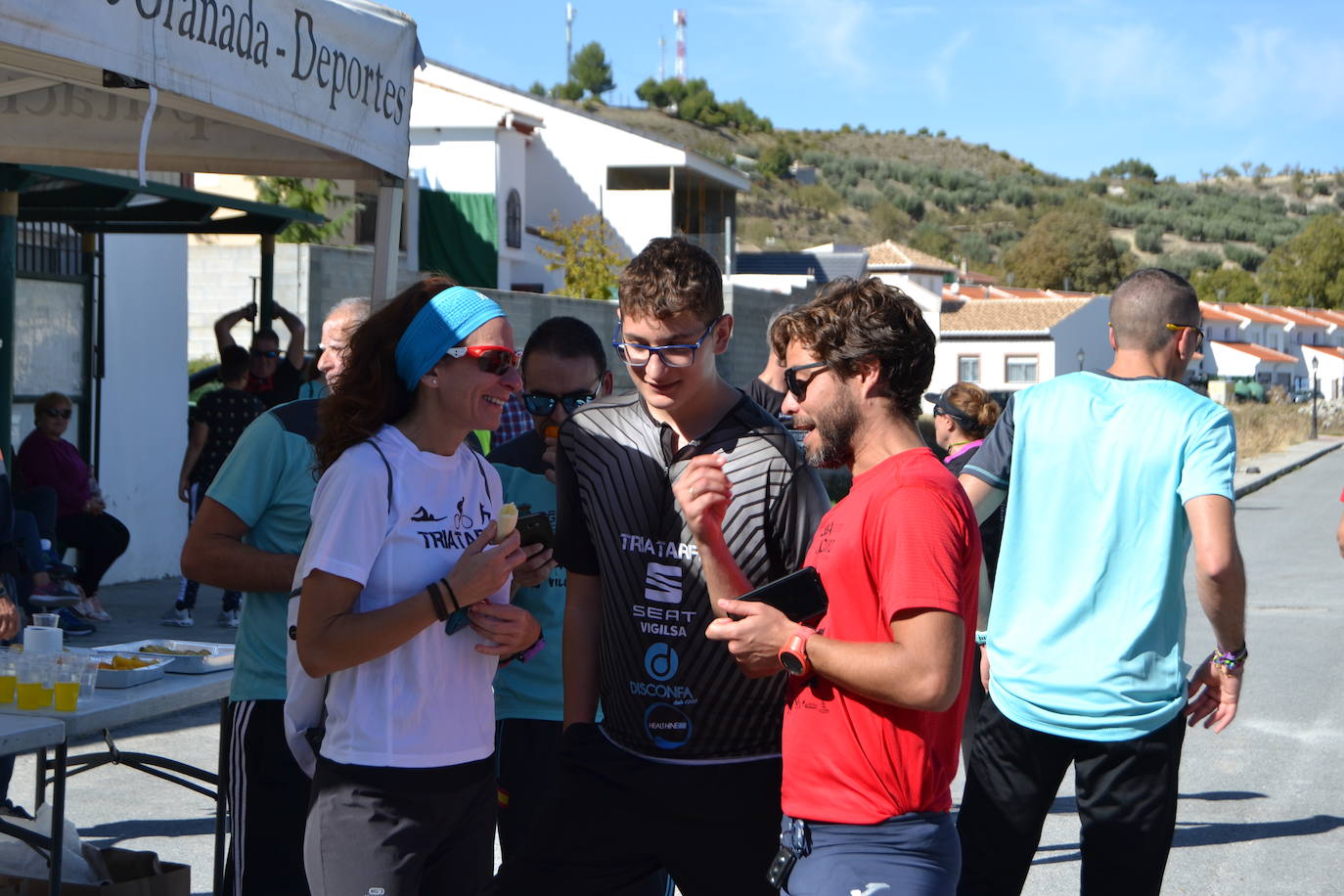 Cerca de 150 deportistas, entre participantes del trail, minitrail y senderistas, celebran en esta prueba que tuvo lugar en una agradable mañana de domingo 