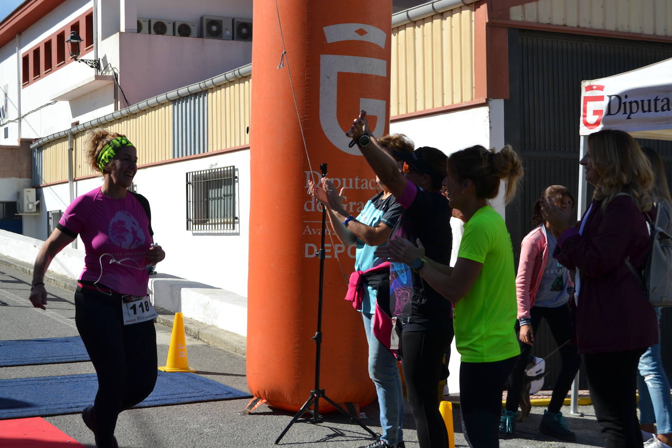 Cerca de 150 deportistas, entre participantes del trail, minitrail y senderistas, celebran en esta prueba que tuvo lugar en una agradable mañana de domingo 