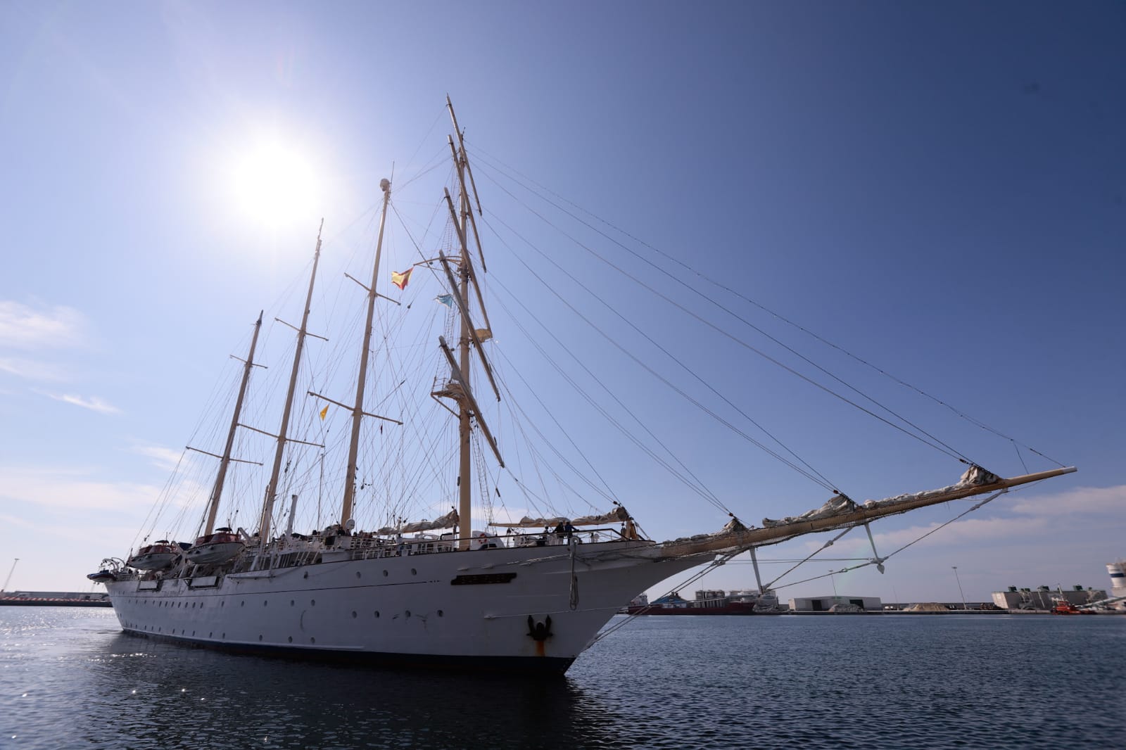 El star Flyer, de 112 metros de eslora y cuatro mástiles, está considerado el «buque ideal para los amantes de la nevegación a vela»