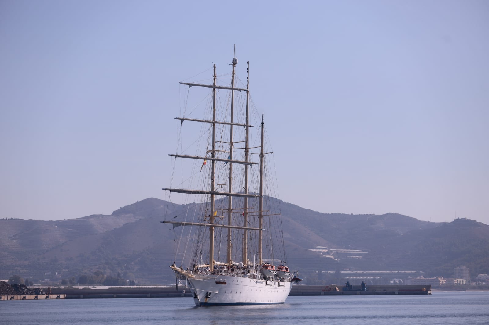 El star Flyer, de 112 metros de eslora y cuatro mástiles, está considerado el «buque ideal para los amantes de la nevegación a vela»