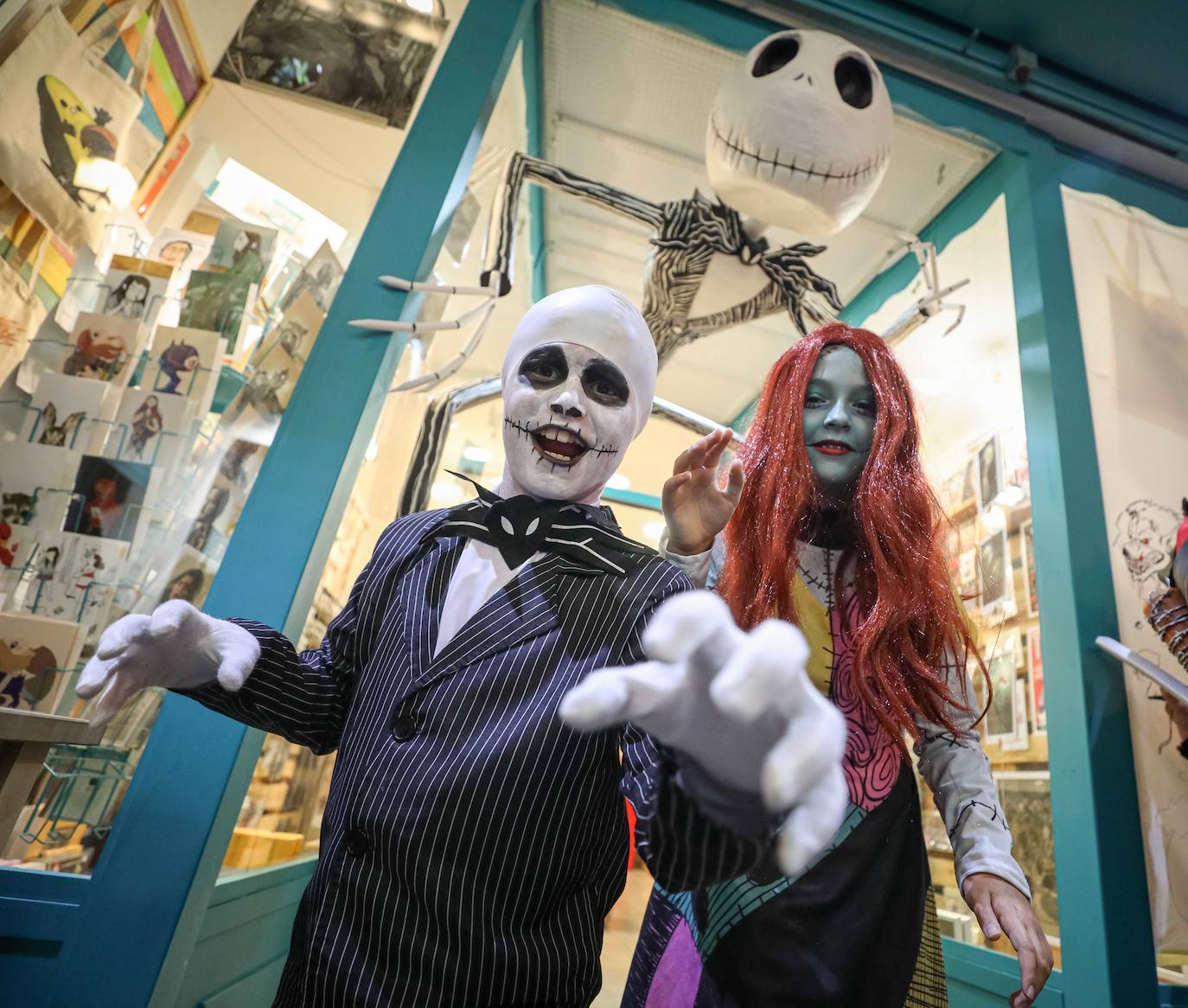 Granada se lanza a la calle a celebrar Halloween.